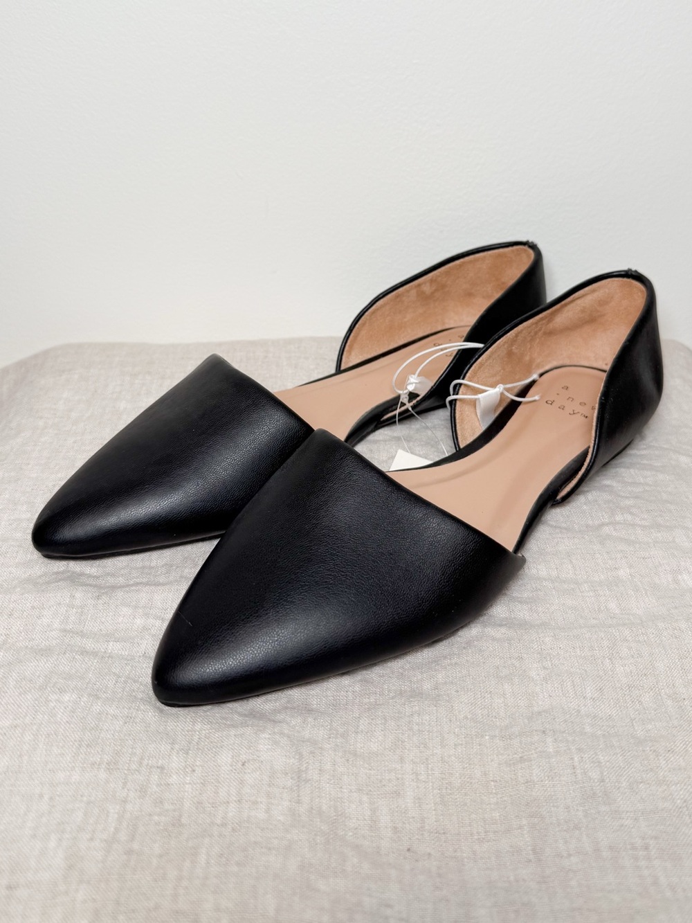 A New Day Black Pointed Flats NWT